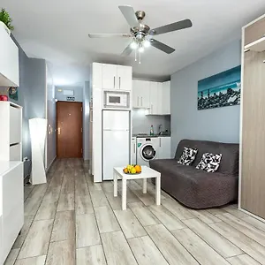 Apartamento Piscinas - Wifi - Fire Stick Amazon - 10 Min Playa - 5 Min Centro - Recién Reformado, Torremolinos